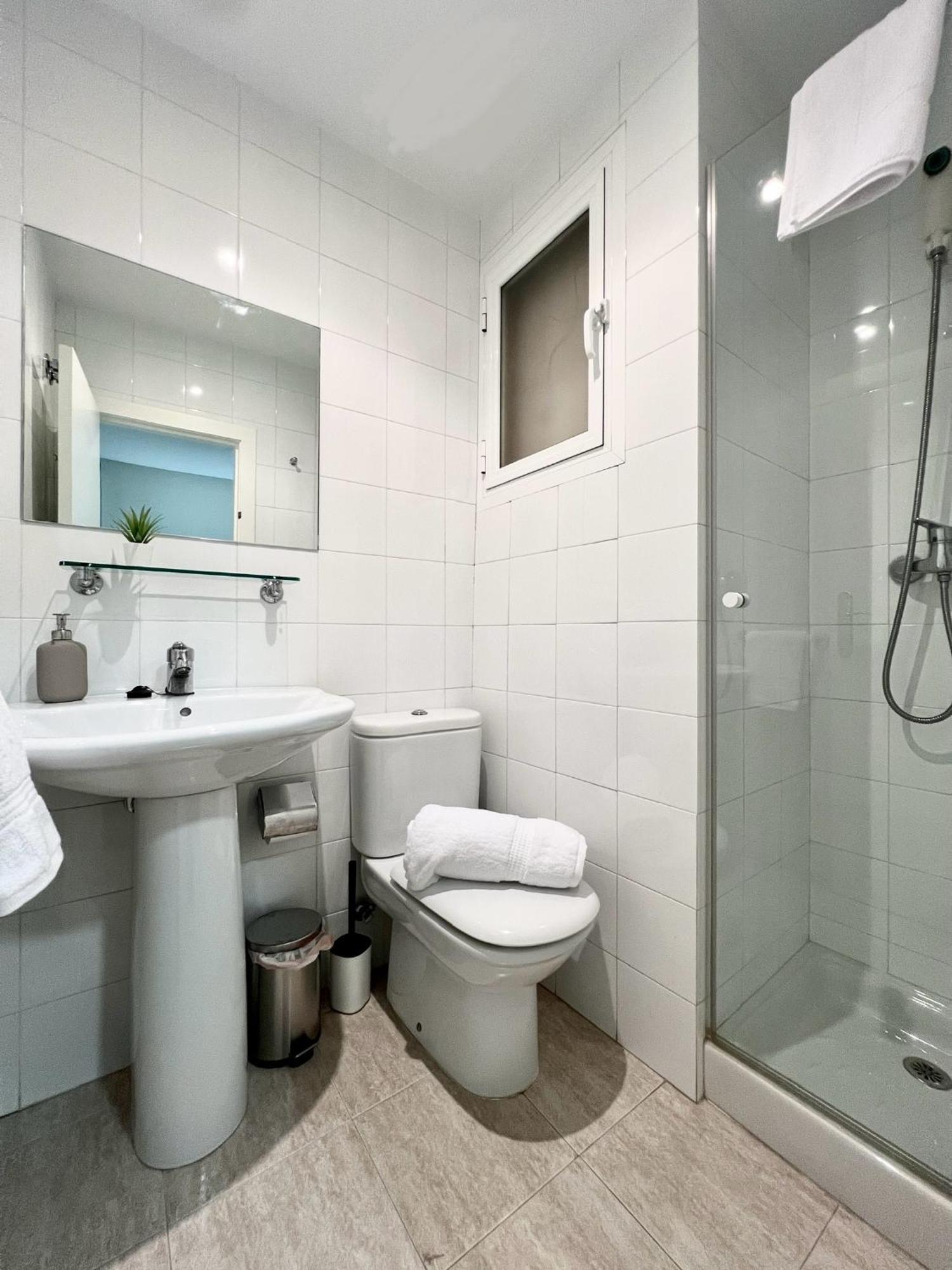 Deluxe Puerta De Almodovar Apartment
